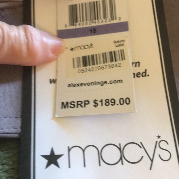 NWT -Stunning Evening Dress 👠🥂💄 - Picture 9 of 9